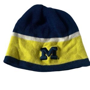 VTG Michigan Wolverines U of M NCAA Cuffed Beanie Hat Yellow Embroidered Retro L